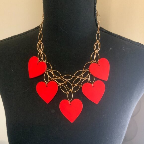 Est. 1946 Wooden Red Hearts Gold Tone Water Fall Necklace - Picture 4 of 7